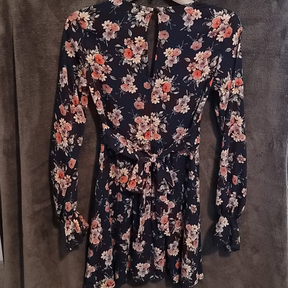 Dress - Picture 3 of 6